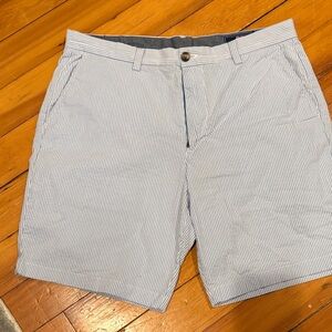 Vineyard Vines Men's Light Blue Striped Shorts
